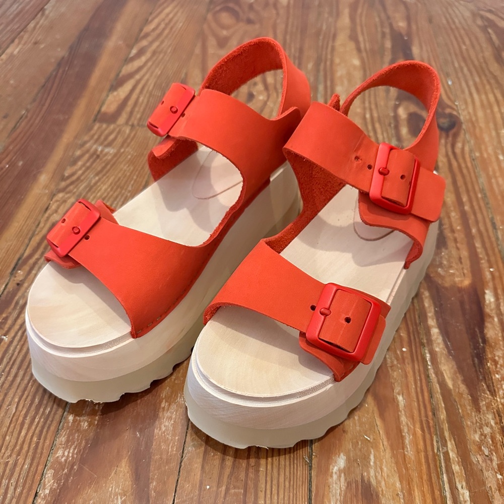 Bryr Gigi Clog in Poppy